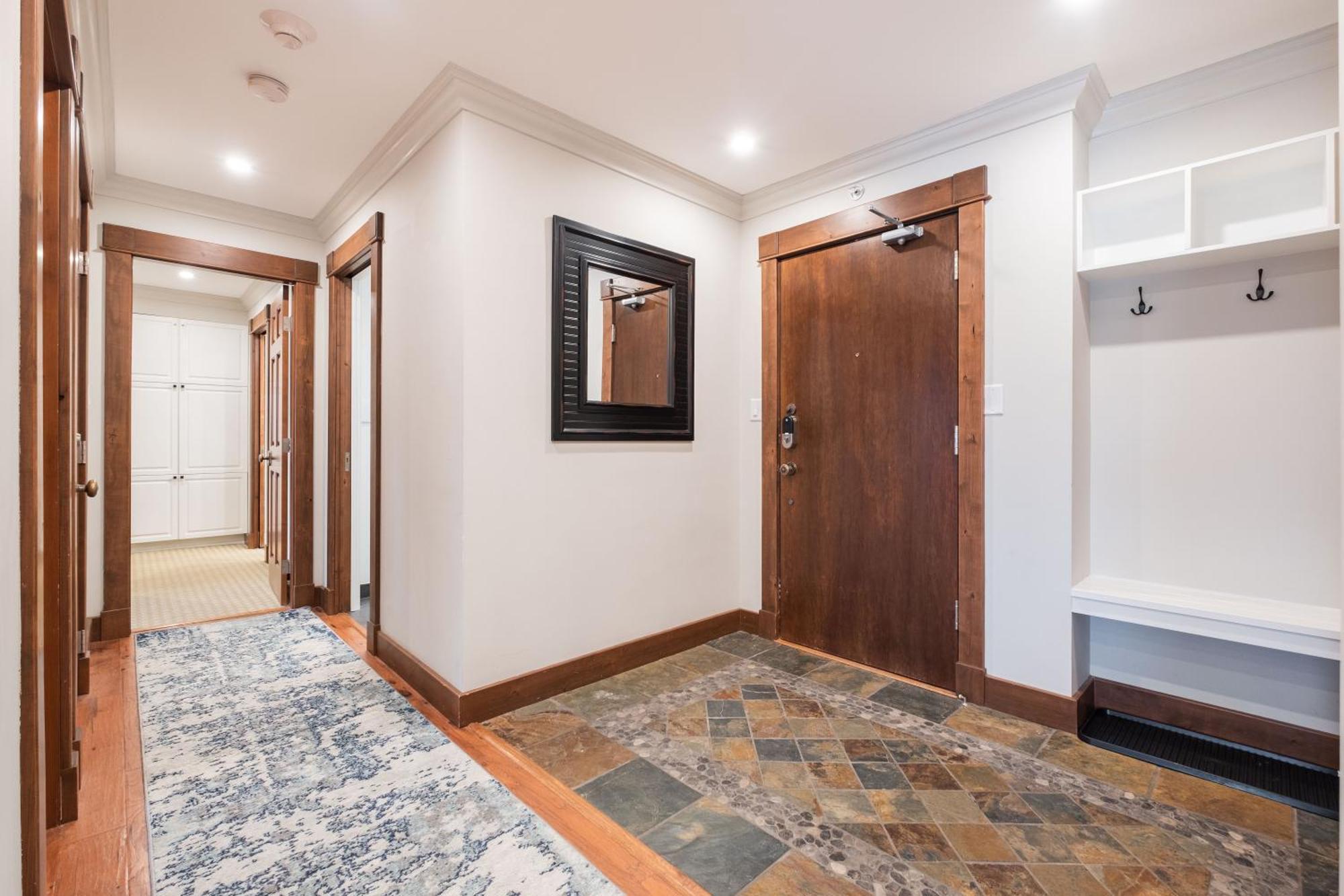 Greyhawk By Outpost Whistler Villa Exterior photo
