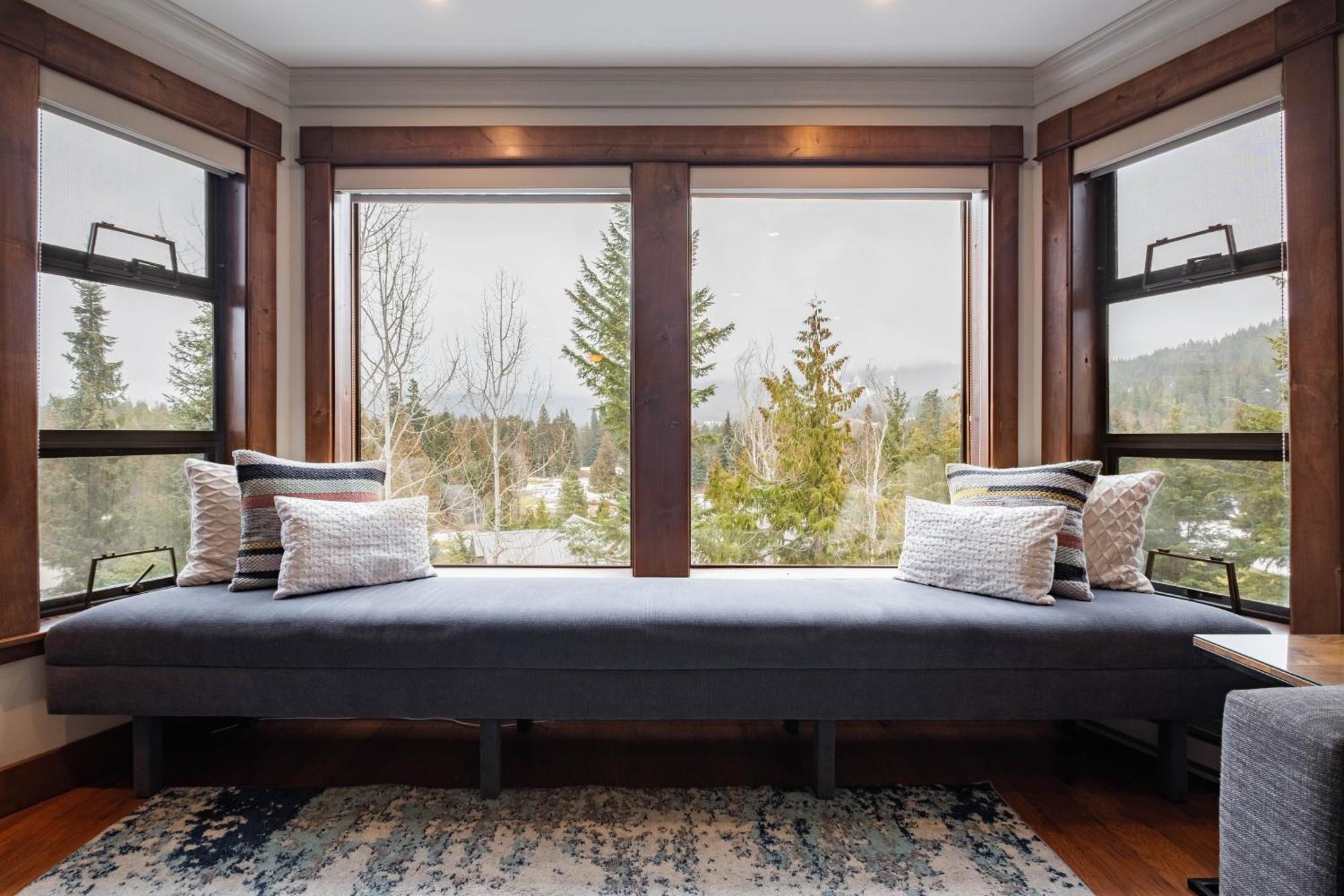 Greyhawk By Outpost Whistler Villa Exterior photo