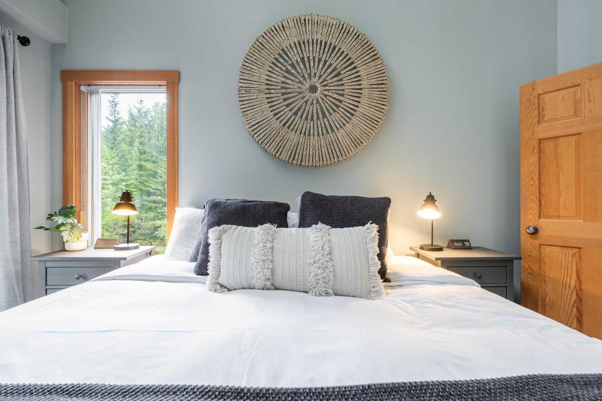 Greyhawk By Outpost Whistler Villa Exterior photo