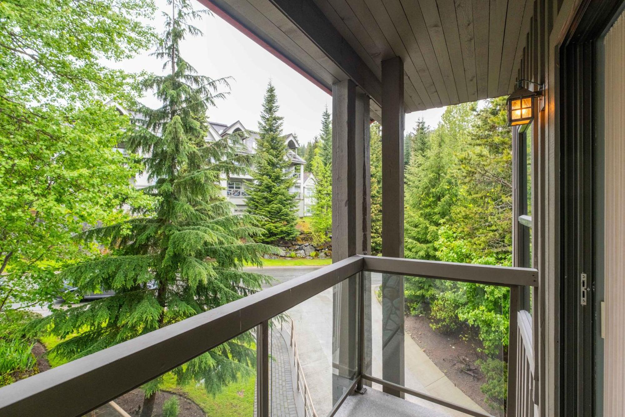 Greyhawk By Outpost Whistler Villa Exterior photo