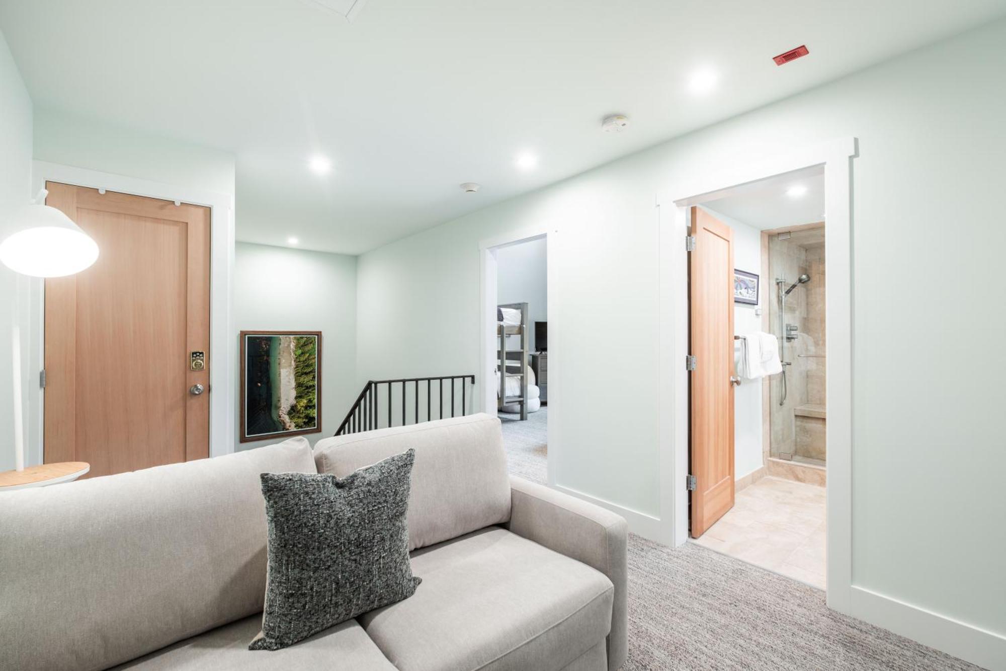 Greyhawk By Outpost Whistler Villa Exterior photo