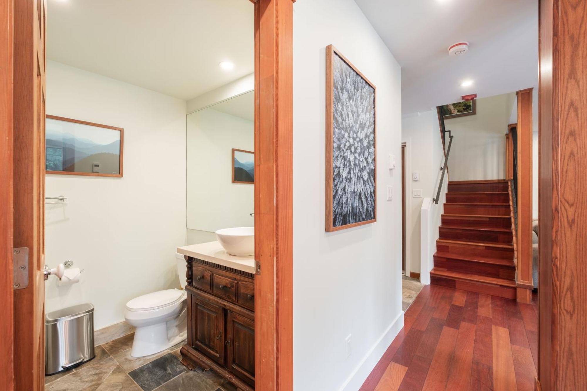 Greyhawk By Outpost Whistler Villa Exterior photo