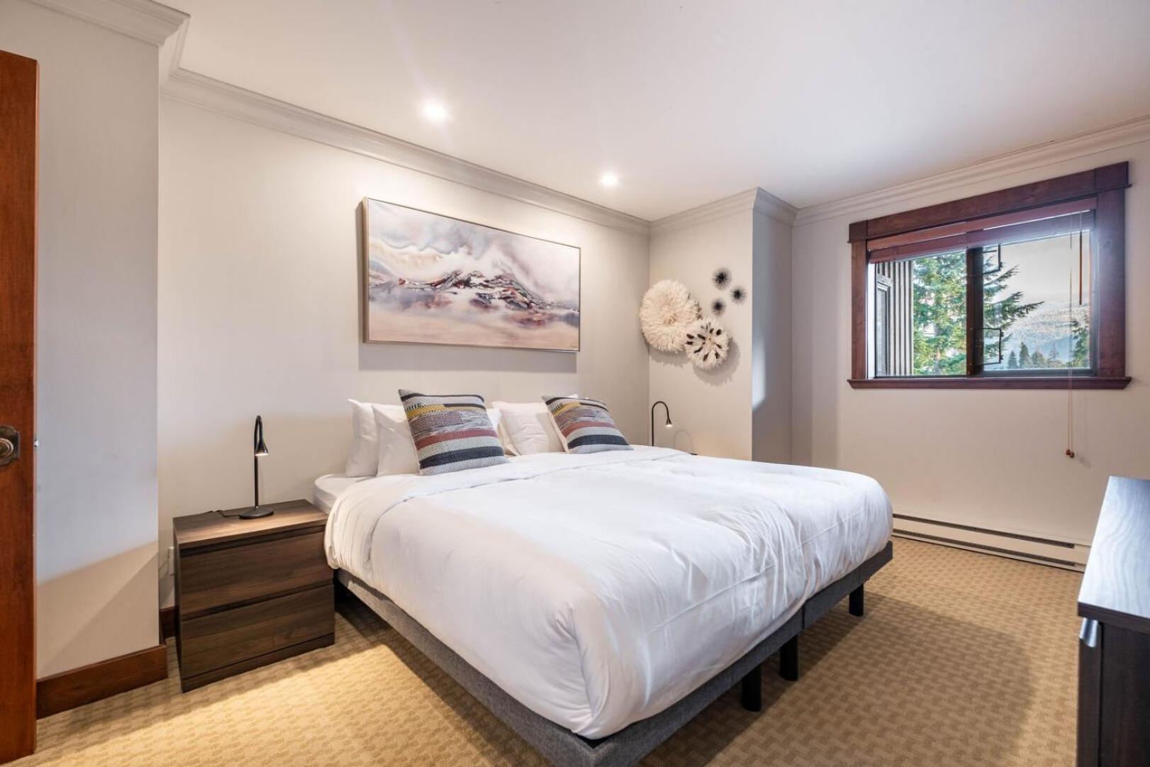 Greyhawk By Outpost Whistler Villa Exterior photo